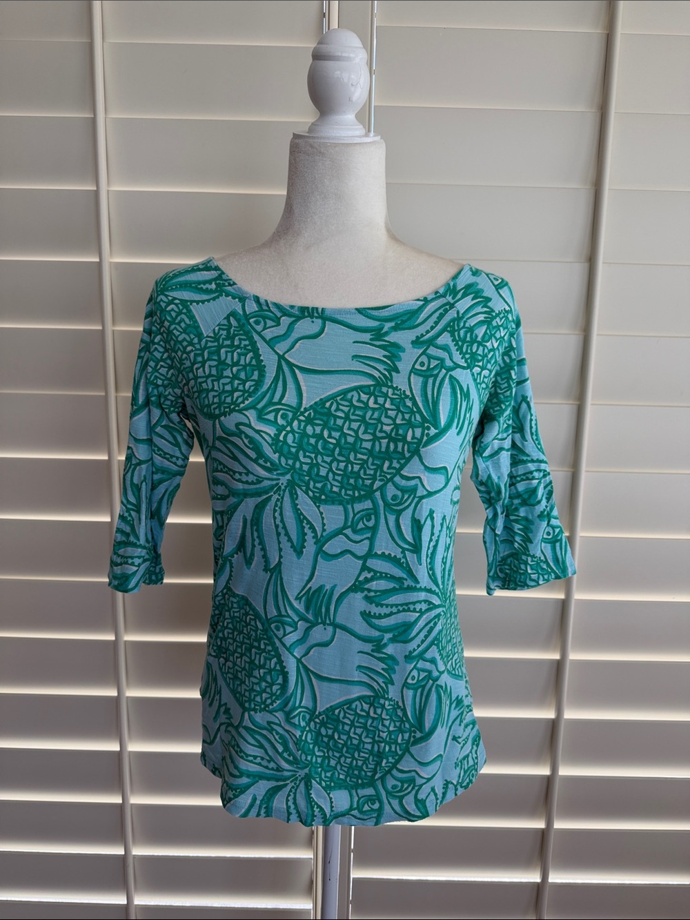 Lilly Pulitzer Teal and Aqua Pineapple Top 100% Cotton M